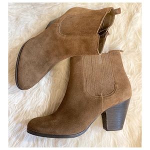 Nine West - Western Style Suede Bootie sz. 11